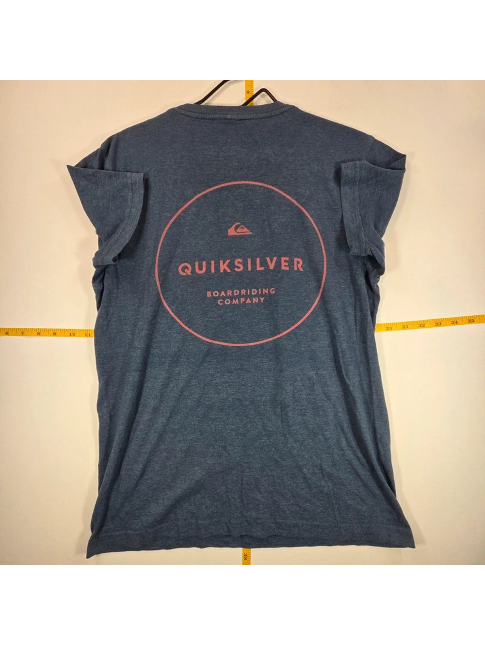 Quiksilver Circled Script T-shirt features a classic crew neck - Picture 2 of 3